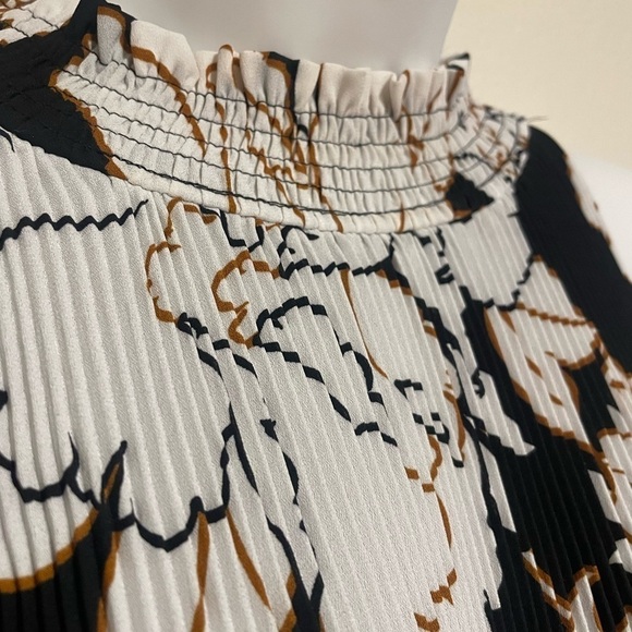 Apt 9 women’s black white floral Halter pleated elegant blouse sleeveless - Picture 8 of 11